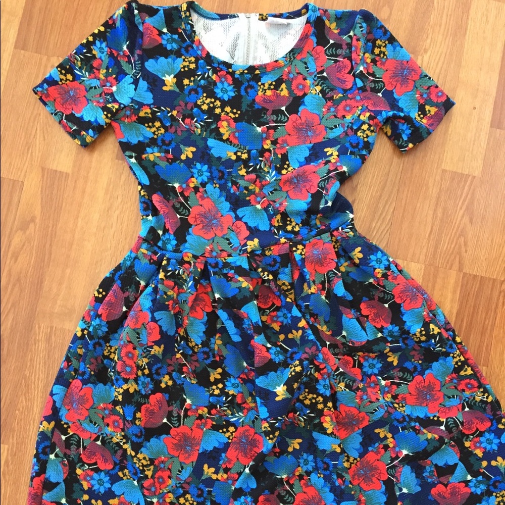 SOLD Gorgeous Lularoe Amelia